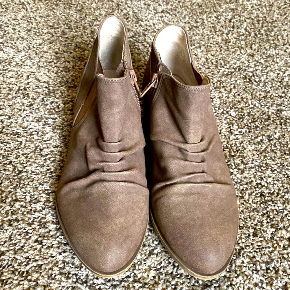 Lifestride memory foam booties